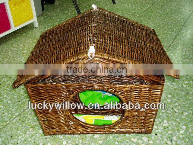 Wicker dog house , willow per carrier (factory provide)