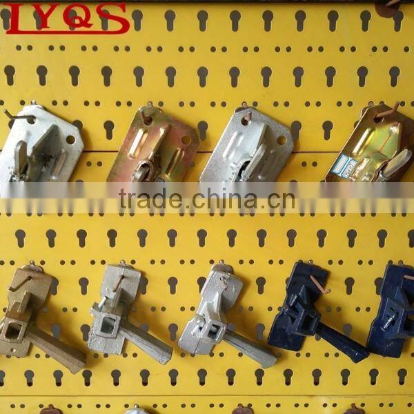 Pressed formwork spring clamp for concrete