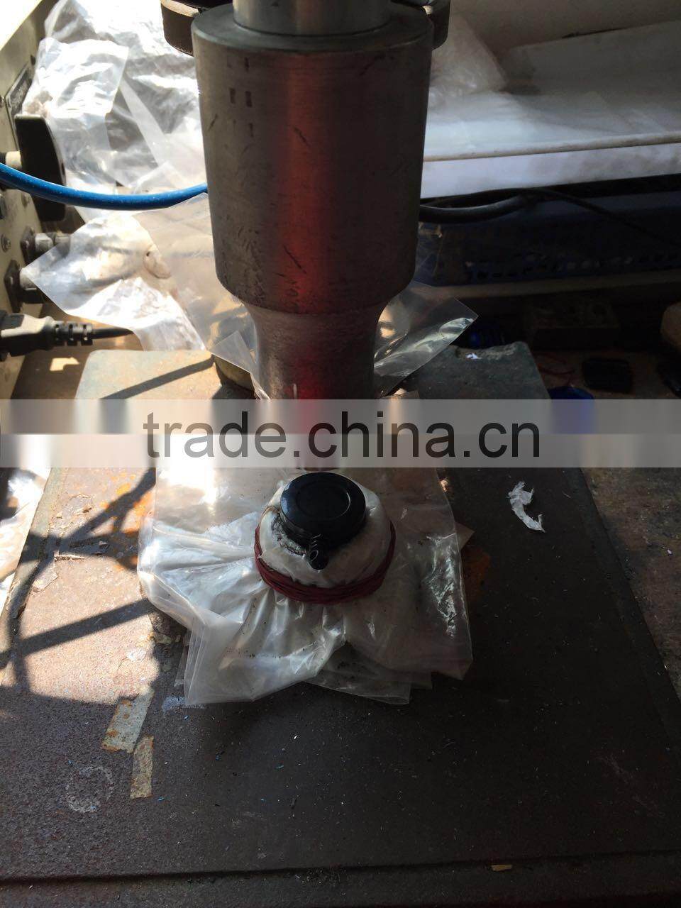 BADGE REEL - RETRACTABLE RECOIL YOYO SKI PASS ID CARD HOLDER KEY CHAIN CARABINER