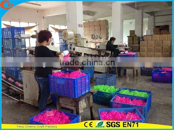 Hot Selling High Quality Novelty Design Emoji with Flying Kiss Face Splat Ball Toy