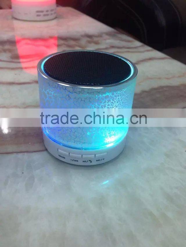 Factory Sale 2015 New Design Portable Mini Bluetooth Speaker with Flash Light