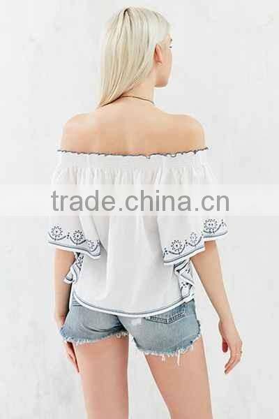 Low MOQ summer design ladies off shoulder embroidred tank tops