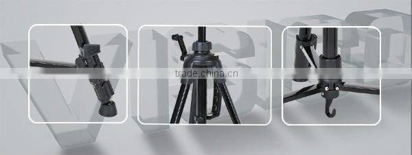 Easels with elevator and handle