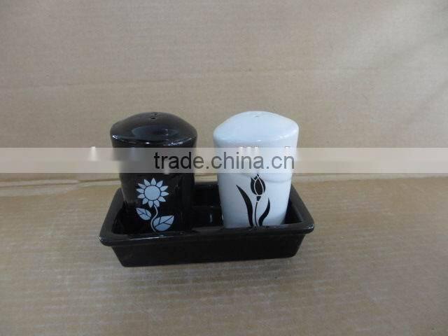 Heart Shaped Ceramic Kitchen Salt & Pepper Shakers