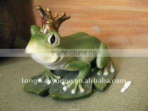 Hot sale popular the frog prince lovely polyresin decoration