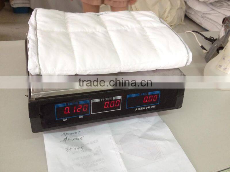 Breathable pillow with airmesh gusset