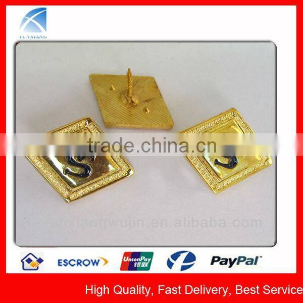 CD7988 Designer Triangle Gold Collar Clips for Dress