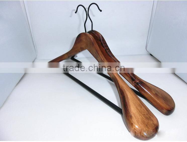 2016 New Promotional mutifunctional antiskid wooden coat hangers
