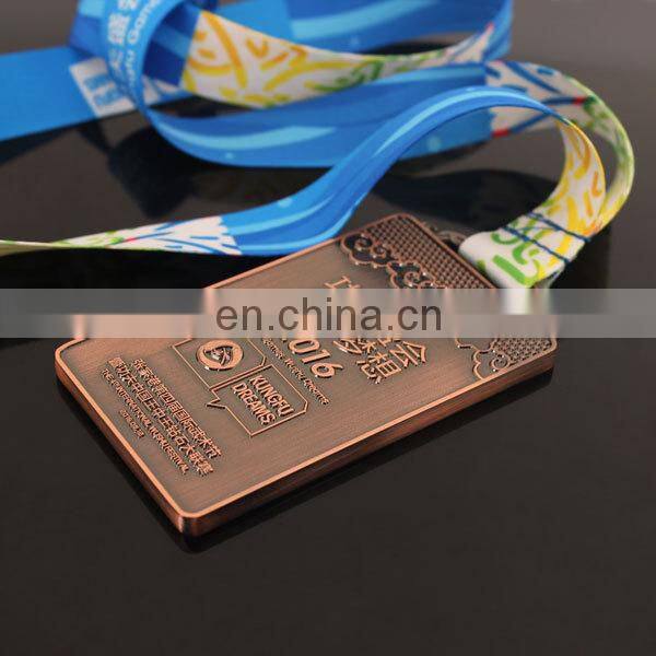 Custom gold medal for anniversary gift