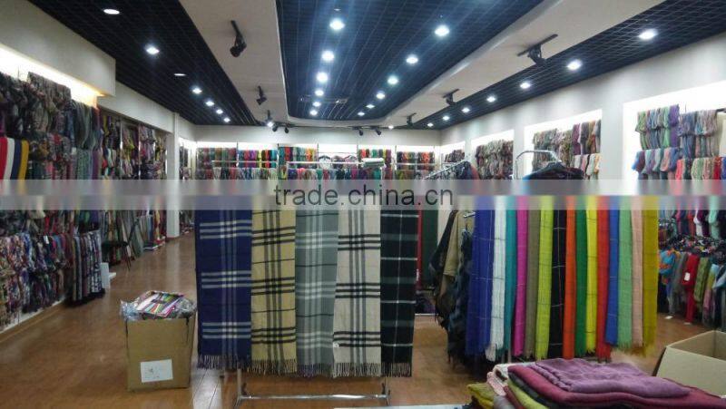 Wholesale Fashion Plain Solid Color Wool Circle Loop Infinity Women Knitted Scarf