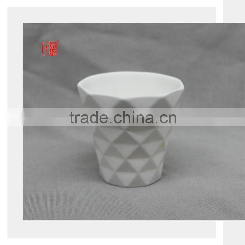2015 High Quality Diamond Shape Matt Finish Ceramic Flower Pot