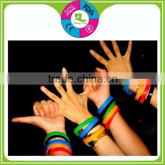 2015 OEM ST silicone wrist band/personalized silicone bracelet/silicone rubber bracelet