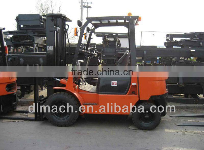 2.5 Ton Nissan Engine Gasoline/ Gas Forklift Truck