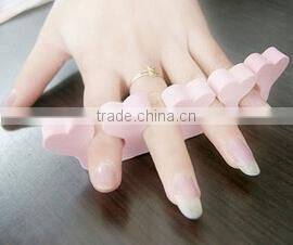 Beautiful sponge cloven device finger points the toes