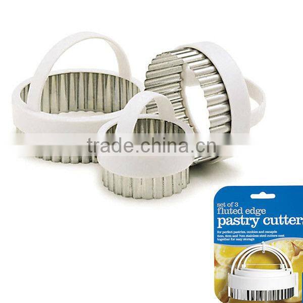 CC-0989 3-Piece Bakeware cookie cutter with handle