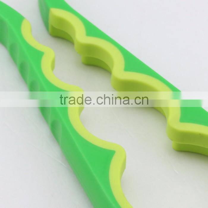 Eco-friendly Kitchen Cooking Tools Plastic Bottle Opener Wine Accessories