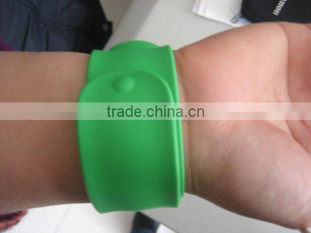 Top quality customized cheap silicone rubber bracelet