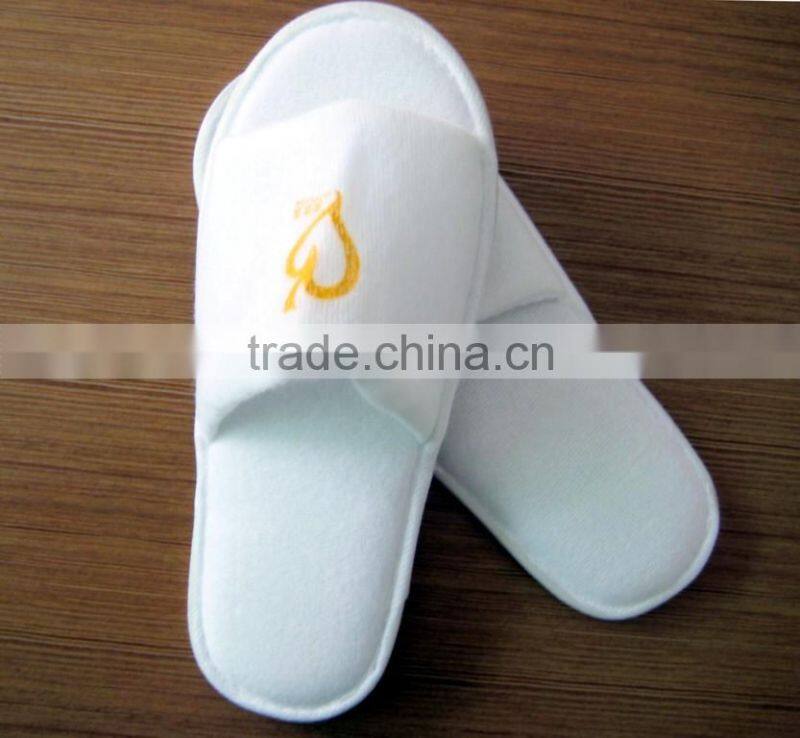 Disposable open toe brushed fabric design print personalized white hotel slippers