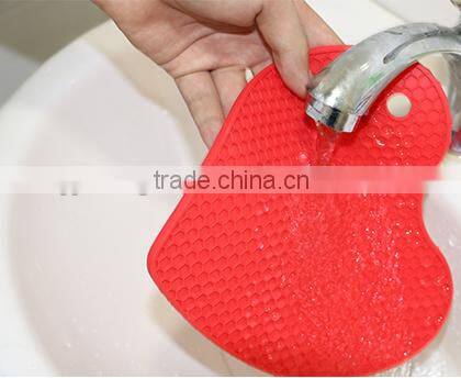 Hot sale FDA and LFGB food grade colorful heart shape non-sick silicone table mat & silicone placemat