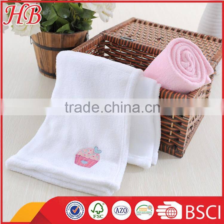 plain dyed embroidered knitted 2pcs coral fleece baby blanket