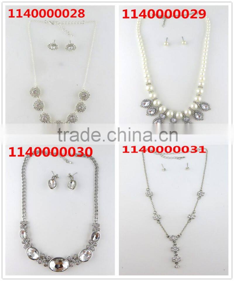 Spring style light weight gold necklace set