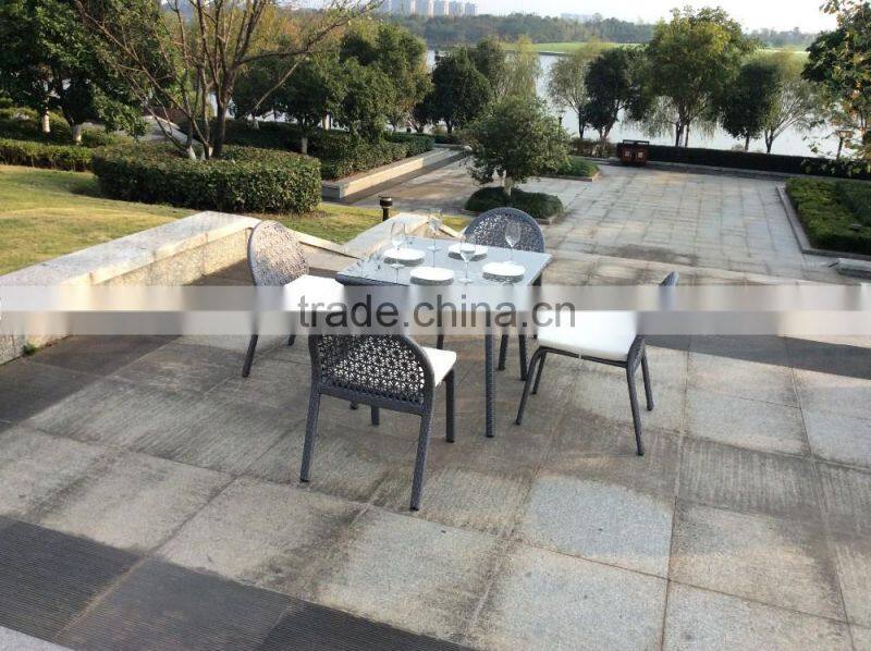 Wholesale Outdoor Rattan Dinner Table Set in Garden