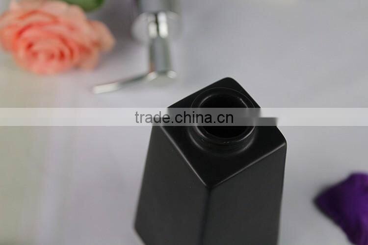 China factory custom design beauty product porcelain perfume bottle