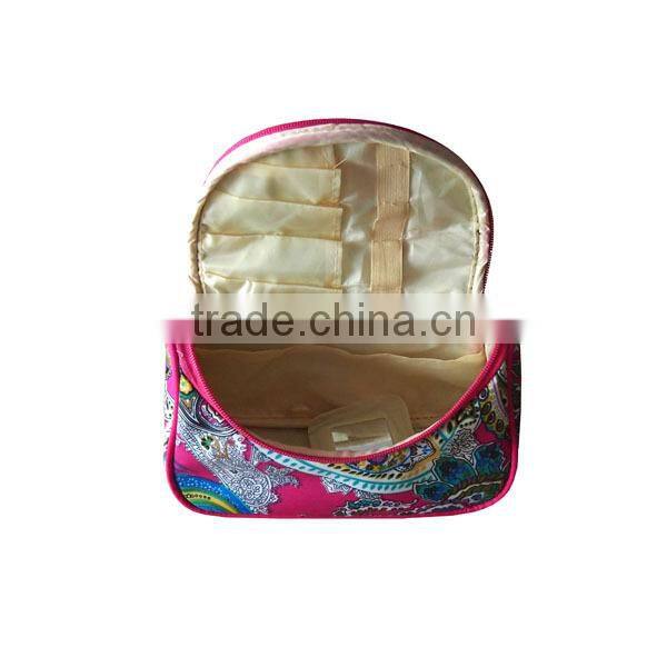 Fast delivery modern makeup bag supplier