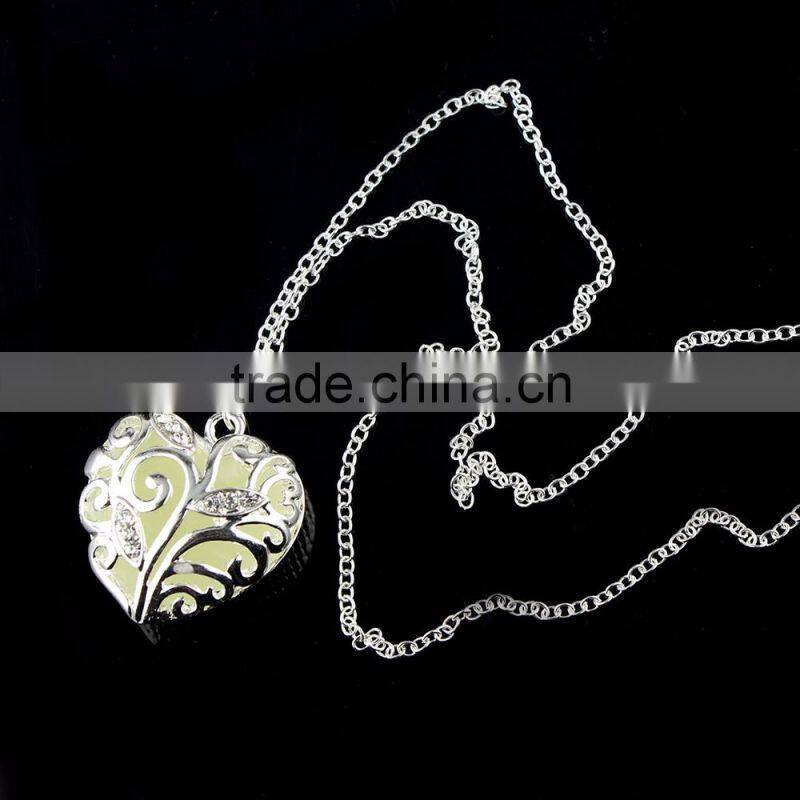 Silver glowing necklace Hollow glow in the dark heart pendant luminous necklace