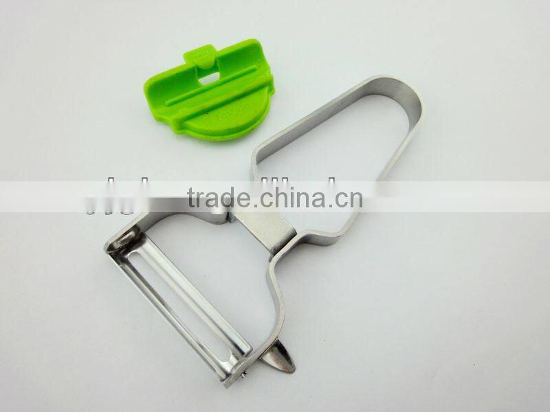 Sampa stainless steel TPR protector with magnet coconut peeler