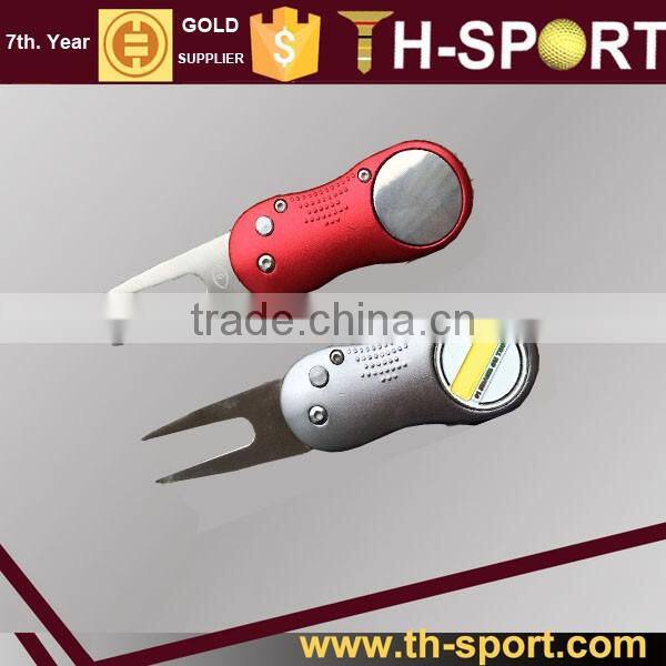 Black Auto open golf divot repair tool