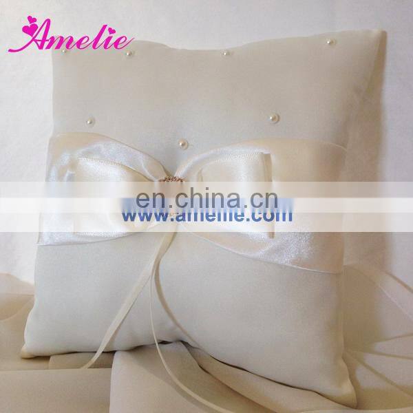 A-R4 2 Off-white pearl ring pillow wedding gift
