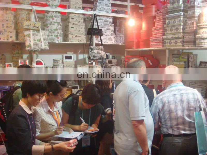 packing eminent printed suitcase