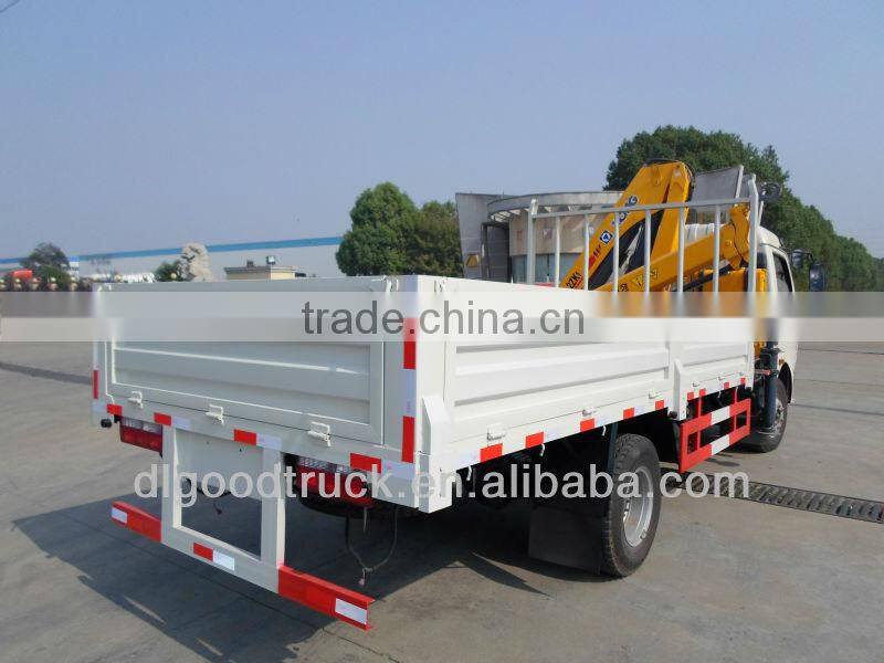 Dongfeng truck mounted crane 3.2Tons for sale