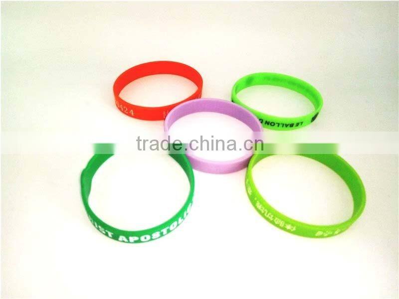 Popular Yellow Rubber Bracelet Silicone Hand Chain for Girls Made in China