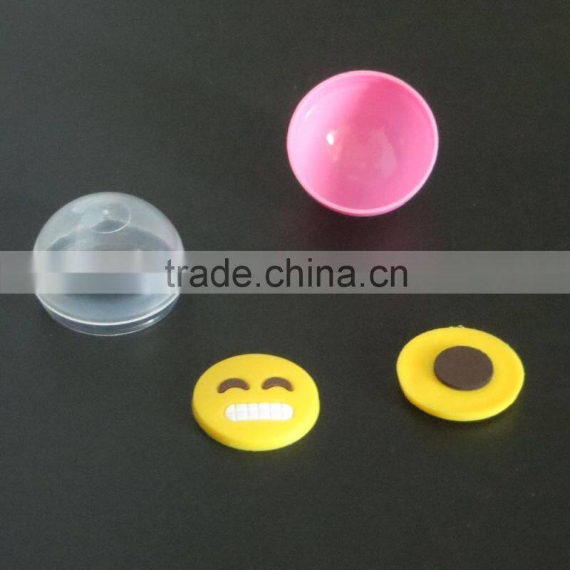 Promotional Small Key ring Smile Cute PVC Key chain in Plastic Egg Decoration