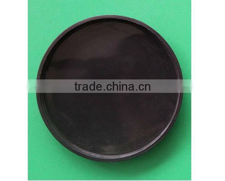 Plastic plug for paper tube