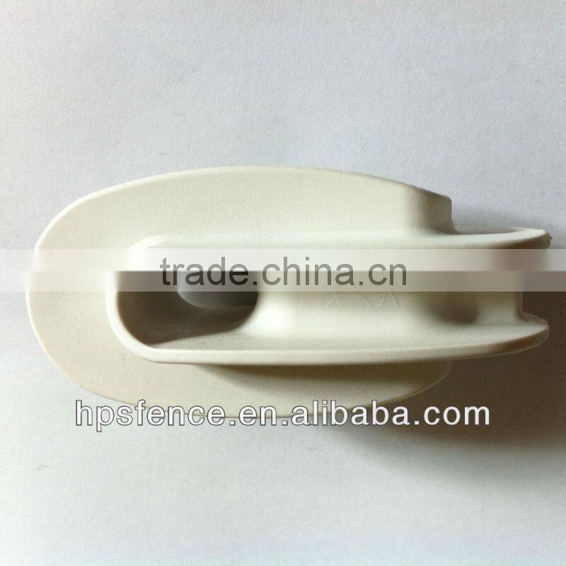 Electric fence bull nose insulator forhigh tensile fencing wires