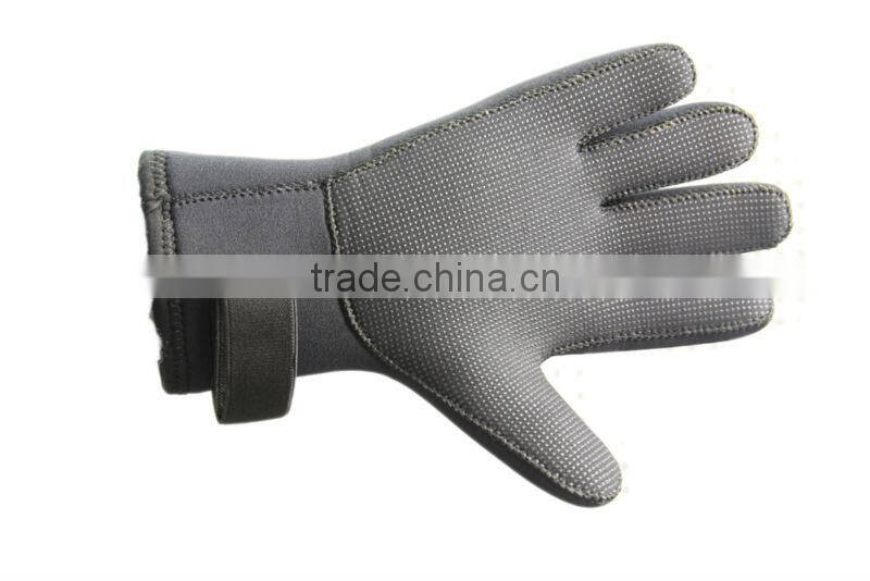 Hot sale most popular style fishing product personalized diving mittens