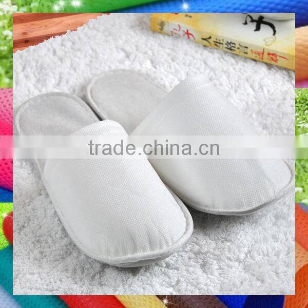 Comfertable and cheap nonwoven fabric slipper