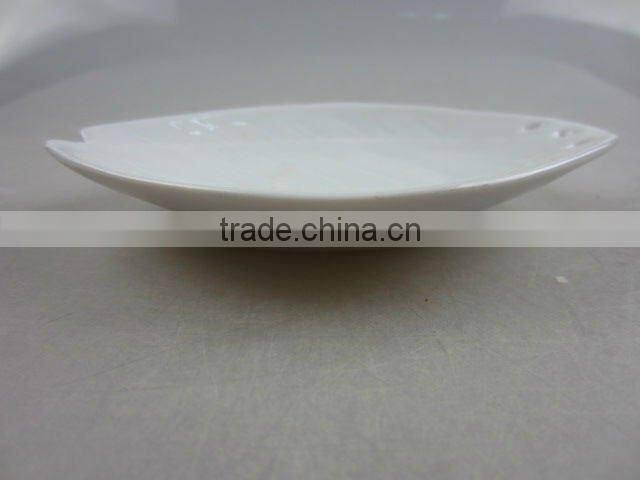 Stock white porcelain leaf dish