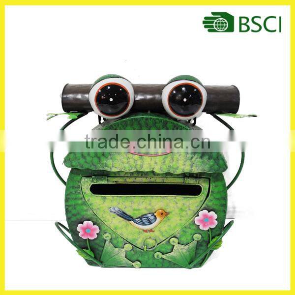 Garden handmade decorative metal frog magazine rack with mailbox