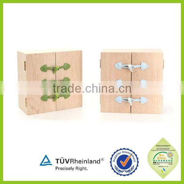 fancy polyester plastic resin toggle button