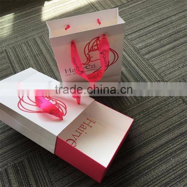 Custom white cardboard packaging bags for garments