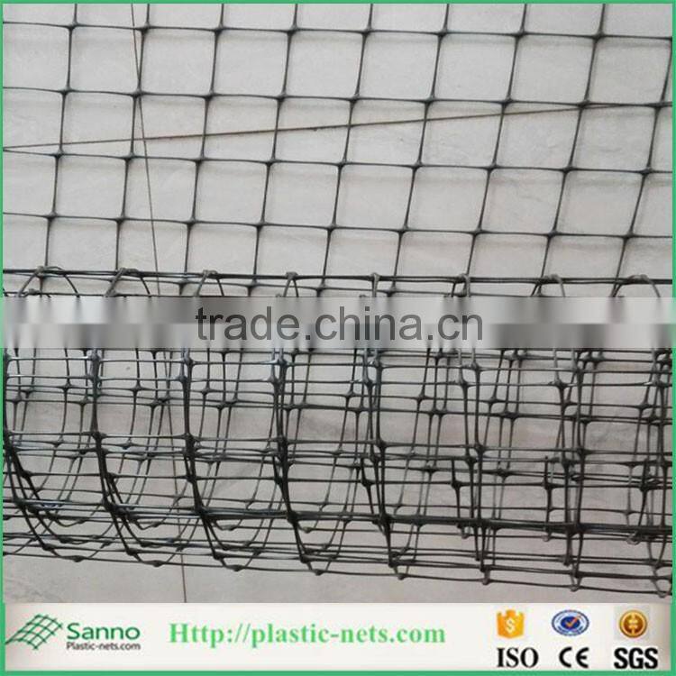 Bi-oriented plastic deer fencing net
