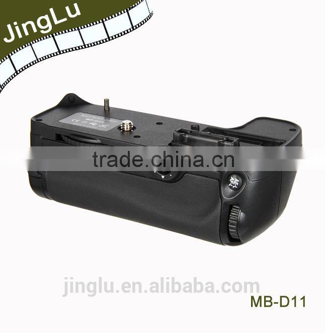 Battery Grip for Nikon D7000 as MB-D11 + 2 battery holders + ML-L3