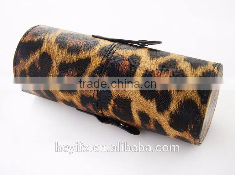 Hot Selling Vegan Travelling Wooden Handle 7PCS Leopard Makeup Brush Set With Cylinder Cup