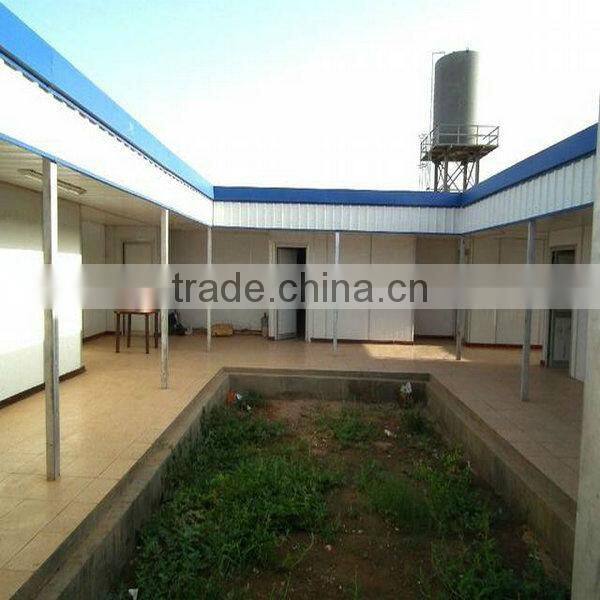 Prefabricated steel frame sandwich panel house