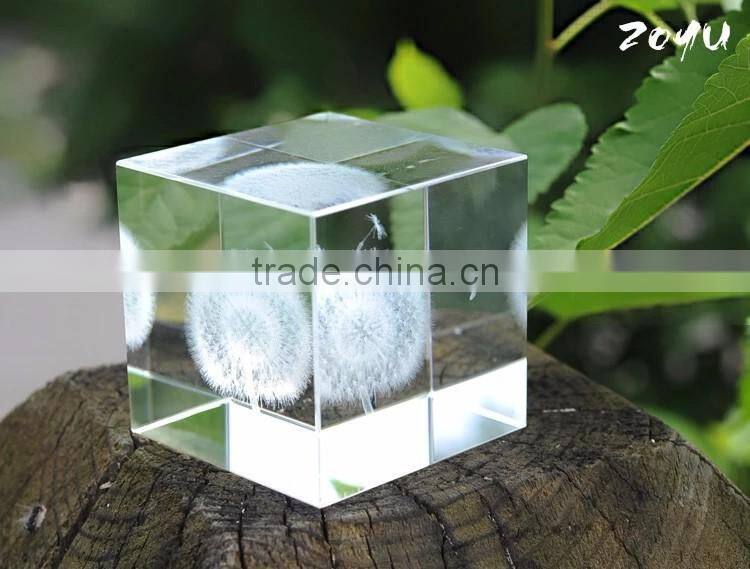 Desktop 3D k9 Crystal Glass Cube With Dandelion Figurines Inside For Souvenir Gifts