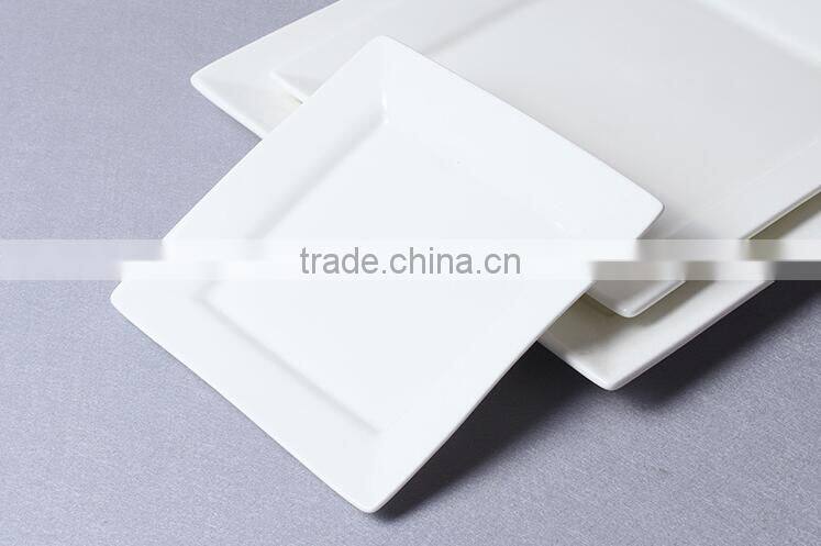 Customized white ceramic kitchen plates and bowls set